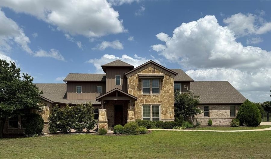 321 Bear Country Dr, Aledo, TX 76008 - 4 Beds, 5 Bath