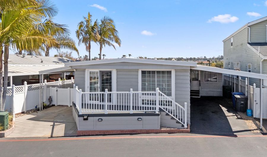 6550 Ponto Dr SPC 30, Carlsbad, CA 92011 - 2 Beds, 2 Bath