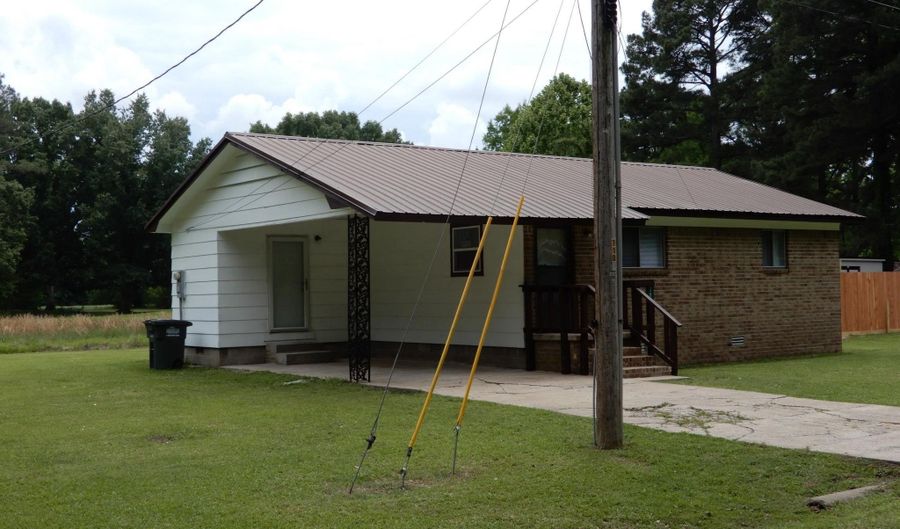 710 E Fourth St, Bald Knob, AR 72010 - 2 Beds, 1 Bath