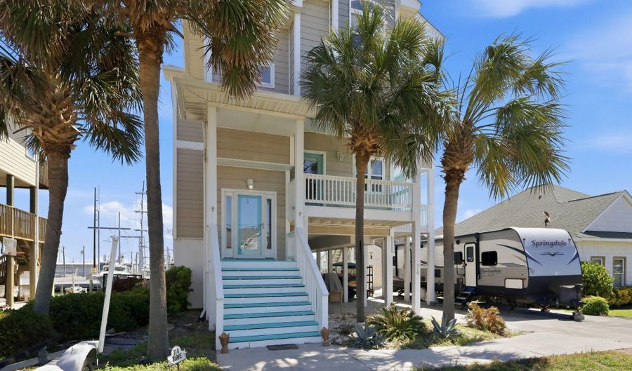 310 N Kinston Ave, Atlantic Beach, NC 28512 - 4 Beds, 4 Bath