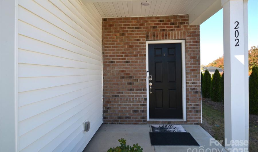 202 J.P. Dr, Albemarle, NC 28001 - 3 Beds, 3 Bath