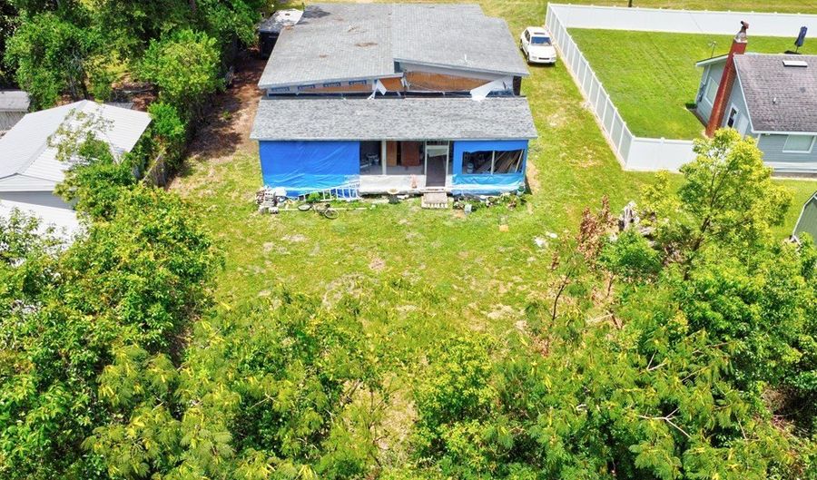 208 E Sixth St, Adel, GA 31620 - 3 Beds, 2 Bath