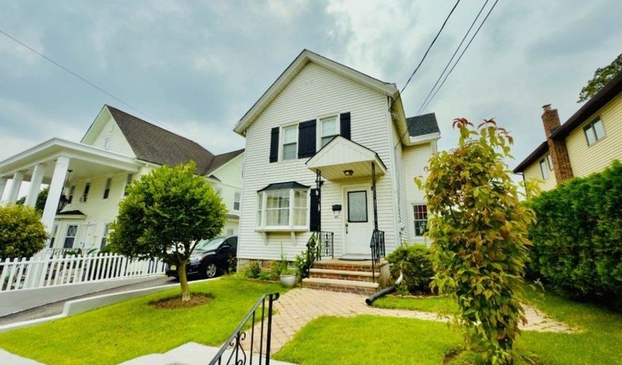 46 Berry St, Andover, NJ 07801 - 3 Beds, 2 Bath