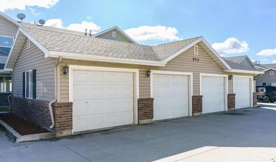 573 Raven Way Apt B, Chubbuck, ID 83202 - 3 Beds, 2 Bath