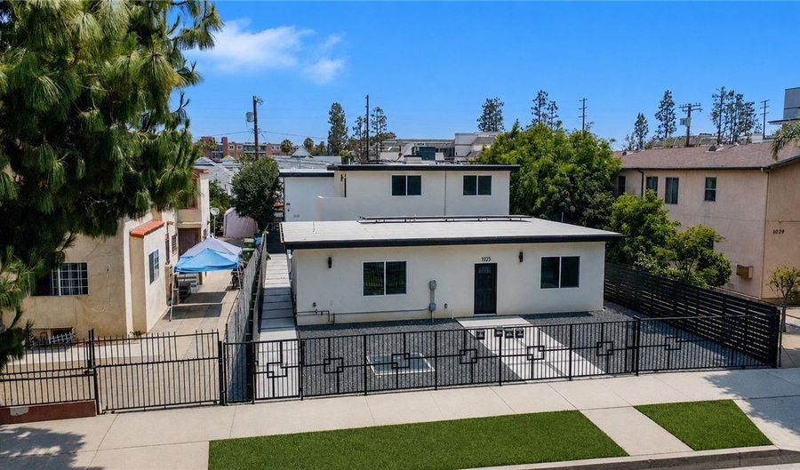 1023 E 28th, Los Angeles, CA 90011 - 6 Beds, 3 Bath