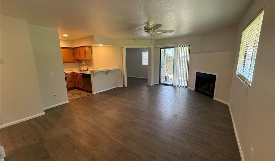 4360 WOODPINE Dr 106, Las Vegas, NV 89119 - 2 Beds, 1 Bath