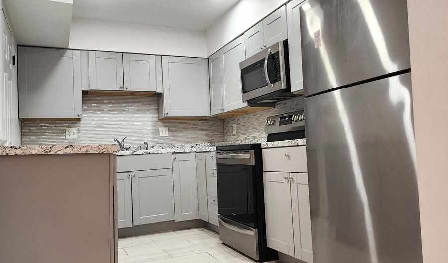 7902 SAN LEANDRO Pl B, Alexandria, VA 22309 - 3 Beds, 3 Bath