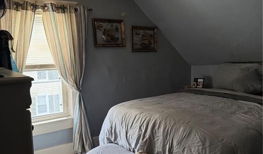 53 Catherine St, Bristol, RI 02809 - 4 Beds, 2 Bath