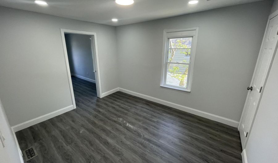 413 Ridge Ave, Asbury Park, NJ 07712 - 7 Beds, 3 Bath