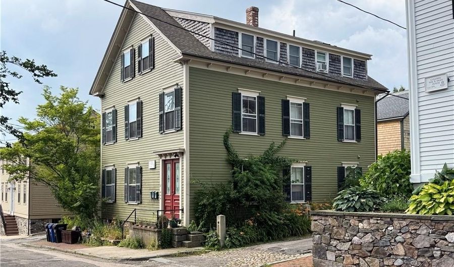 18 Barney St Barney Ct, Newport, RI 02840 - 6 Beds, 4 Bath