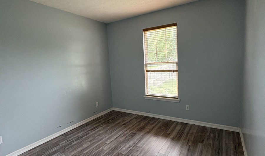 206 Meridian Gardens Ln, Indianapolis, IN 46217 - 3 Beds, 2 Bath