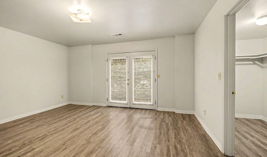 360 Glenn St, Ashland, OR 97520 - 2 Beds, 2 Bath