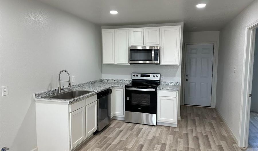 229 Pvt Rd 2386 Park 200, Alvord, TX 76225 - 2 Beds, 1 Bath