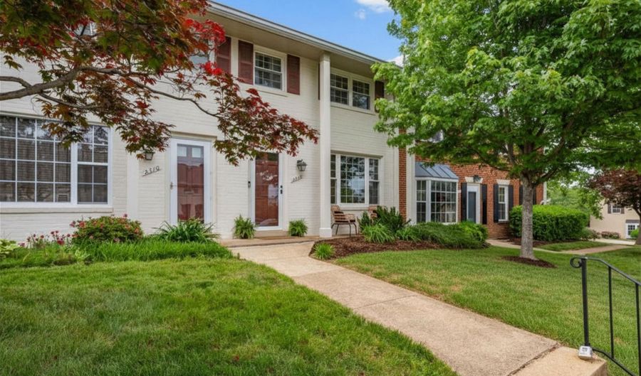 2312 N DEARING St, Alexandria, VA 22302 - 2 Beds, 2 Bath