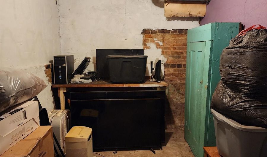 708 Locust St, Atlantic, IA 50022 - 4 Beds, 2 Bath