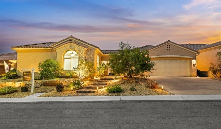 2964 Sumter Valley Cir, Henderson, NV 89052 - 4 Beds, 4 Bath