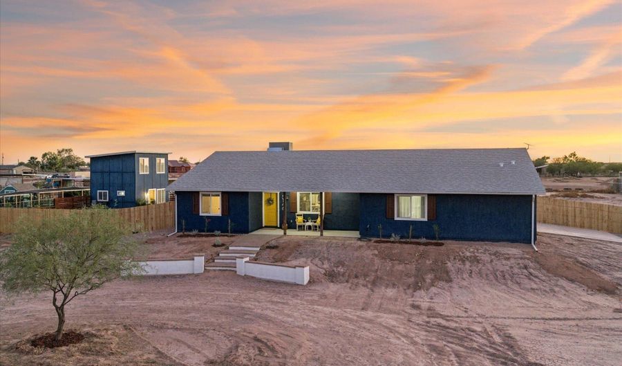 5146 N FLORES Ln, Casa Grande, AZ 85194 - 5 Beds, 3 Bath