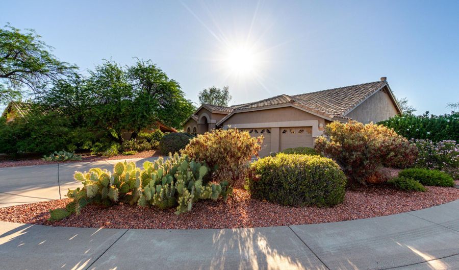 29670 N 46TH St, Cave Creek, AZ 85331 - 3 Beds, 2 Bath