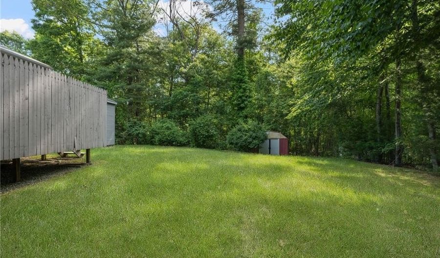 40 Red Oak Dr, Coventry, RI 02816 - 4 Beds, 2 Bath