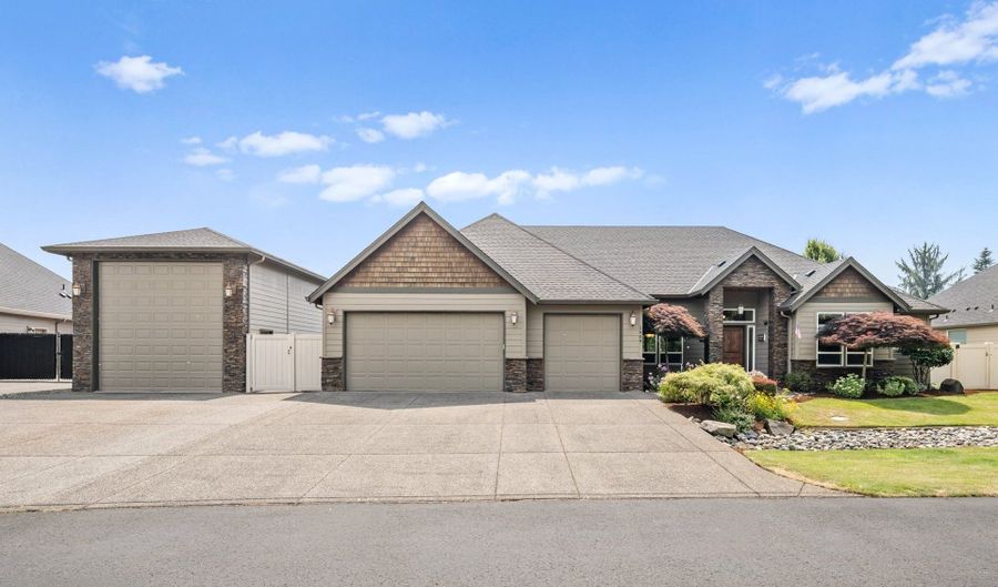 1909 SW 25TH Cir, Battle Ground, WA 98604 - 3 Beds, 3 Bath