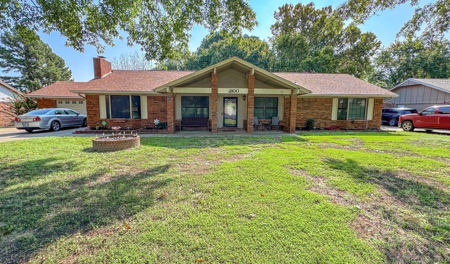 2100 Mockingbird Ln, McAlester, OK 74501 - 4 Beds, 2 Bath