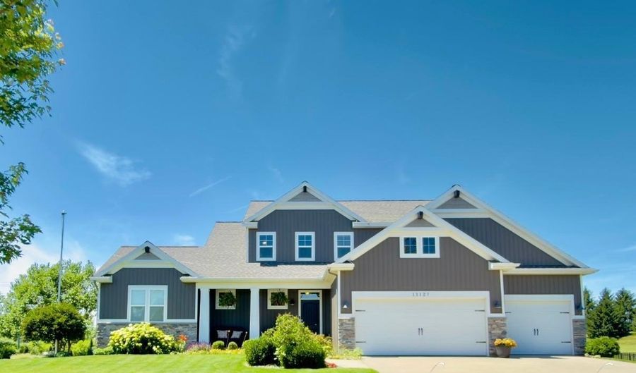 11127 Waterpoint Dr, Allendale, MI 49401 - 5 Beds, 4 Bath