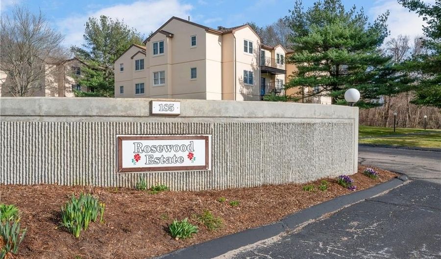 185 Manville Hill Rd 109, Cumberland, RI 02864 - 2 Beds, 2 Bath