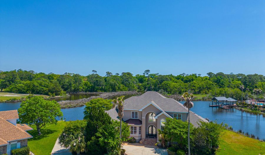 2001 Claudette Ct, Biloxi, MS 39531 - 4 Beds, 4 Bath