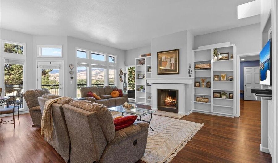 900 Cypress Point Loop, Ashland, OR 97520 - 3 Beds, 2 Bath