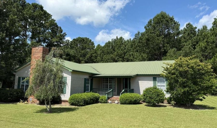 916 Randall Whiddon Dr, Ashburn, GA 31714 - 3 Beds, 2 Bath