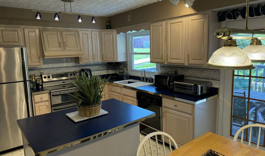 1409 Poplar Ridge Rd, Alexandria, KY 41001 - 3 Beds, 2 Bath