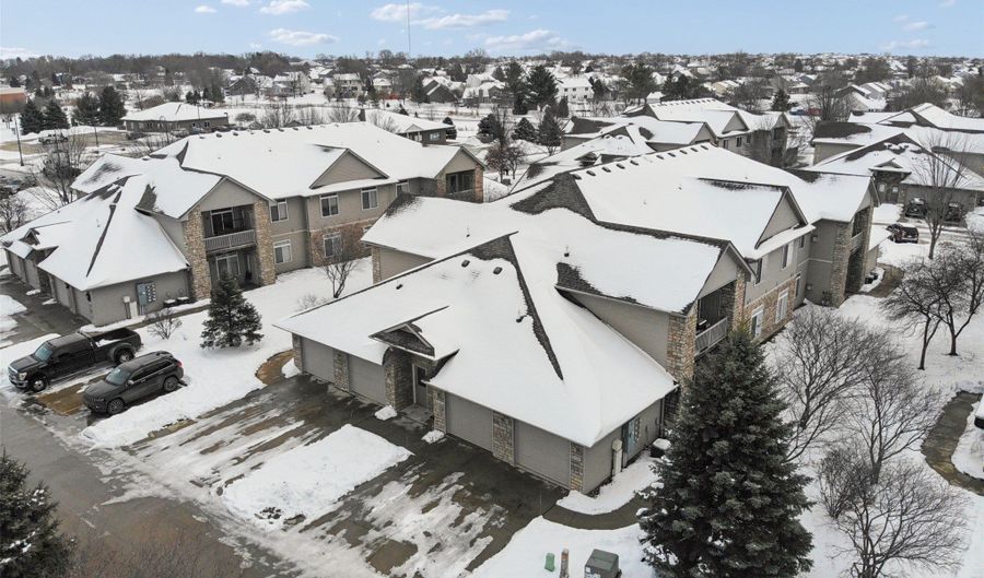 524 Carrie Ln, Altoona, IA 50009 - 2 Beds, 2 Bath