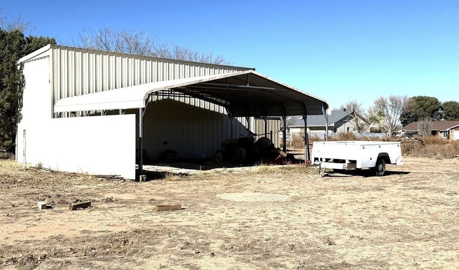 1002 W Castleberry Rd, Artesia, NM 88210 - 0 Beds, 0 Bath