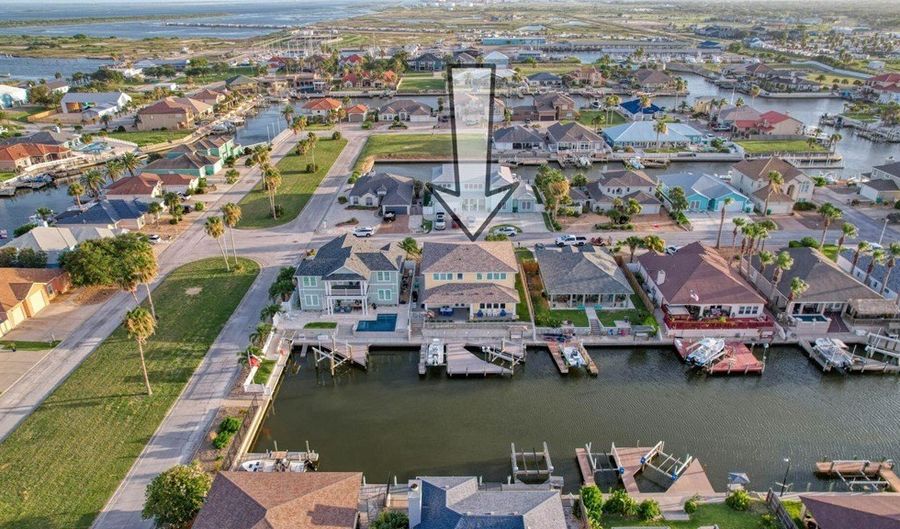 102 Angelfish, Aransas Pass, TX 78336 - 3 Beds, 3 Bath