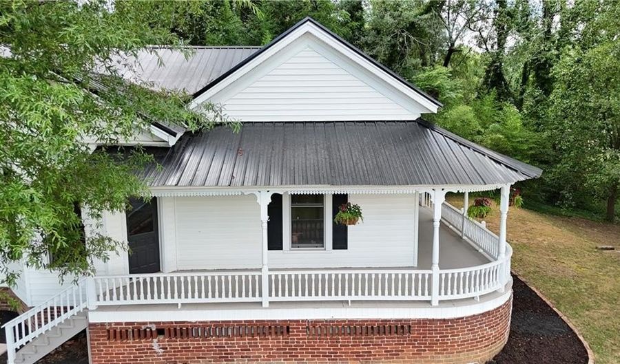 104 Cherry St, Adairsville, GA 30103 - 3 Beds, 2 Bath