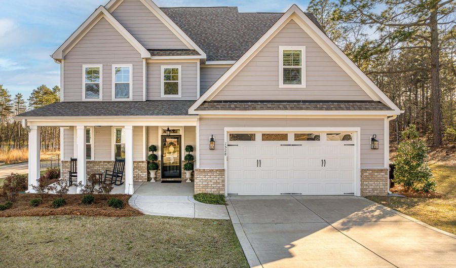 1528 Salters Ln, Aberdeen, NC 28315 - 5 Beds, 5 Bath