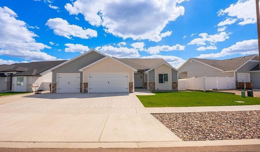 1205 Angela St, Chubbuck, ID 83202 - 6 Beds, 3 Bath