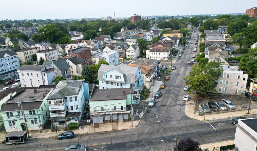 309 Pequonnock St, Bridgeport, CT 06604 - 7 Beds, 4 Bath