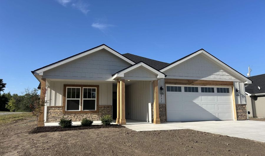 1116 Bluestem Cir, Baldwin City, KS 66006 - 3 Beds, 3 Bath