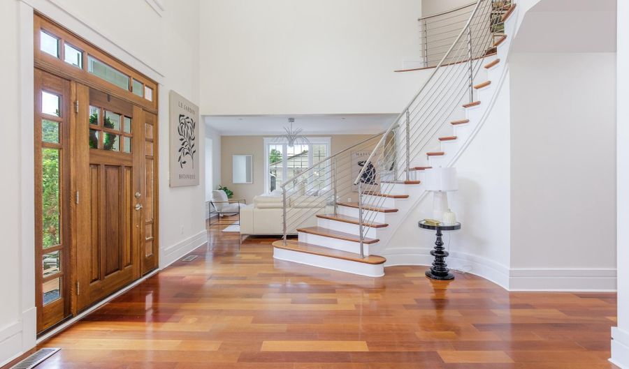 9715 SINGLETON Dr, Bethesda, MD 20817 - 5 Beds, 7 Bath