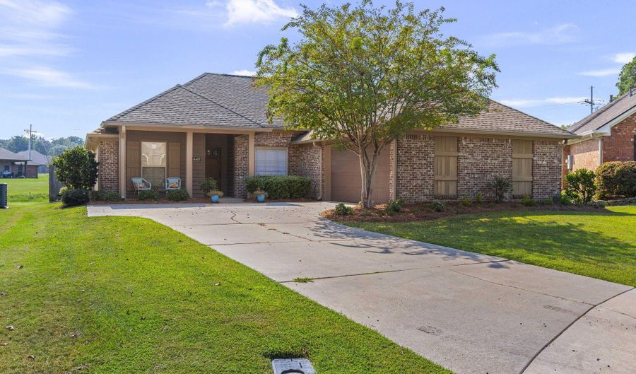 449 Spring Hill Pt, Brandon, MS 39047 - 3 Beds, 2 Bath
