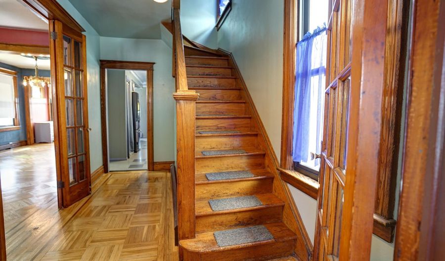 4 OBRIEN Ct, Bayonne, NJ 07002 - 3 Beds, 2 Bath