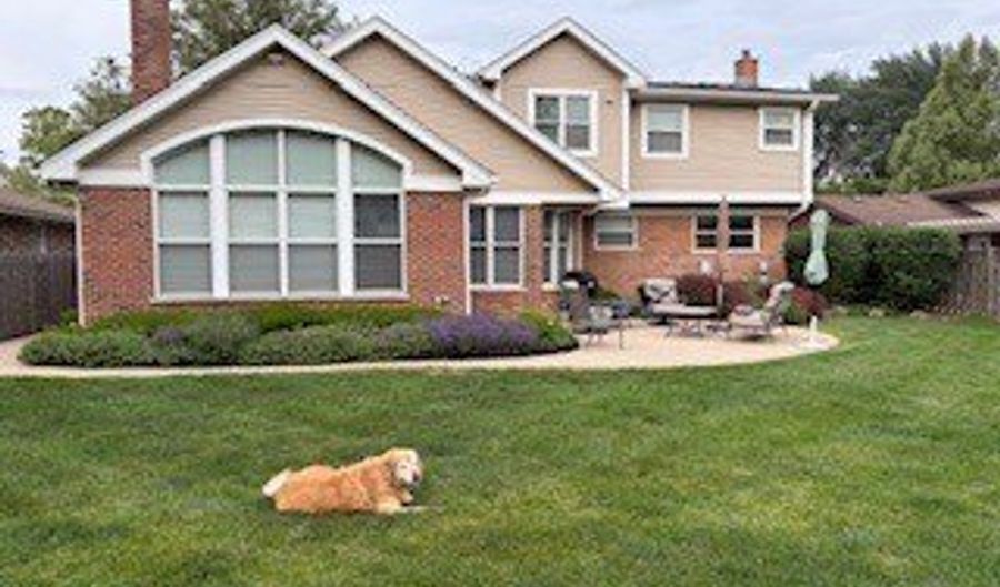 606 S Roosevelt Ave, Arlington Heights, IL 60005 - 5 Beds, 5 Bath