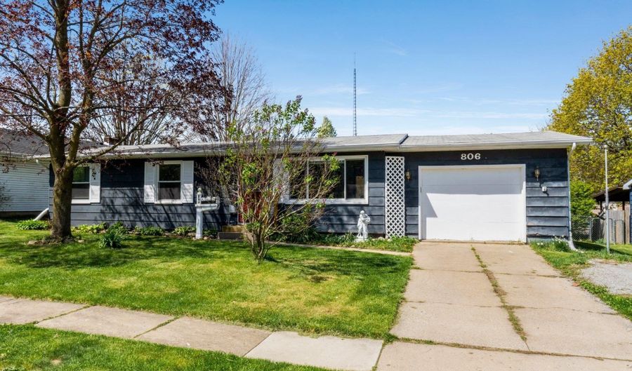 806 S Martha St, Angola, IN 46703 - 3 Beds, 2 Bath