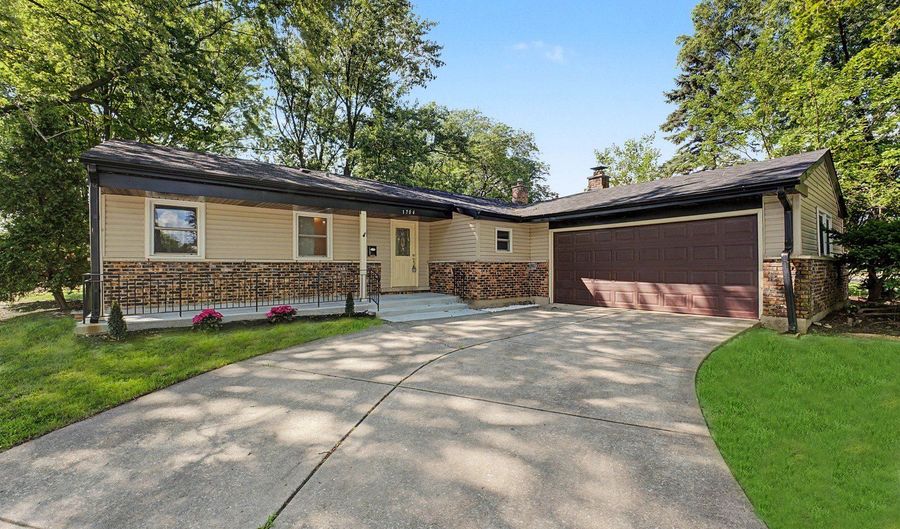 1704 S Highland Ave, Arlington Heights, IL 60005 - 3 Beds, 3 Bath