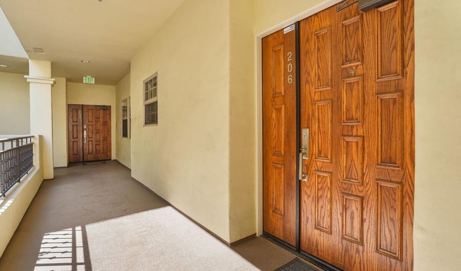4601 Coldwater Canyon Ave 206, Studio City, CA 91604 - 2 Beds, 3 Bath