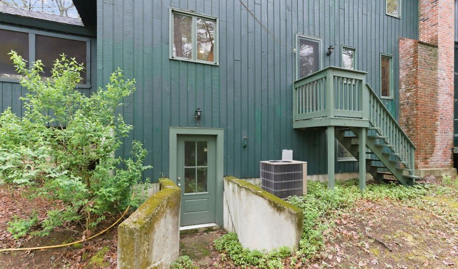 37 Tall Wood Holw, Avon, CT 06001 - 4 Beds, 3 Bath