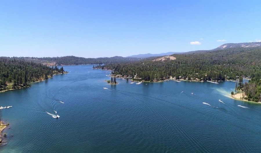 54736 Willow Cove Rd, Bass Lake, CA 93604 - 3 Beds, 3 Bath