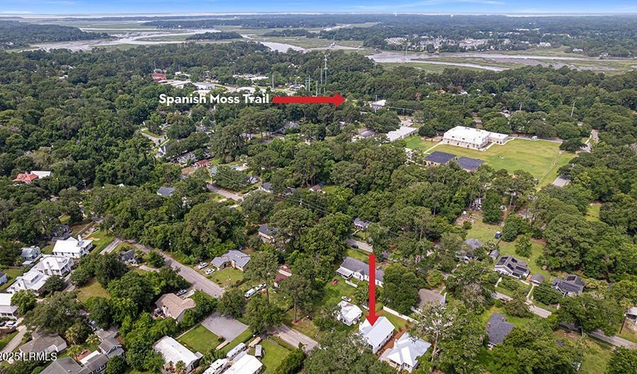 418 Waight St, Beaufort, SC 29902 - 2 Beds, 2 Bath