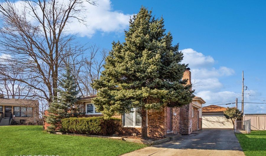 608 N Craig Pl, Addison, IL 60101 - 2 Beds, 2 Bath